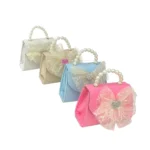 Bolso pequeño de niña con moño a sido agregado a favoritos